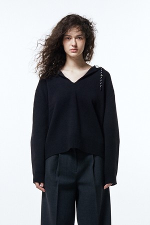 HOOD POINT OVERFIT KNIT BLACK