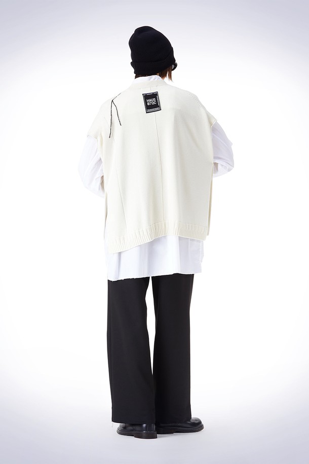 HAUS 072C - 스웨터 - DAMAGE V-NECK VEST KNIT IVORY