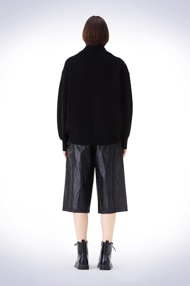 HAUS 072C - 스웨터 - EBBROIDERY POINT COLLAR KNIT BLACK