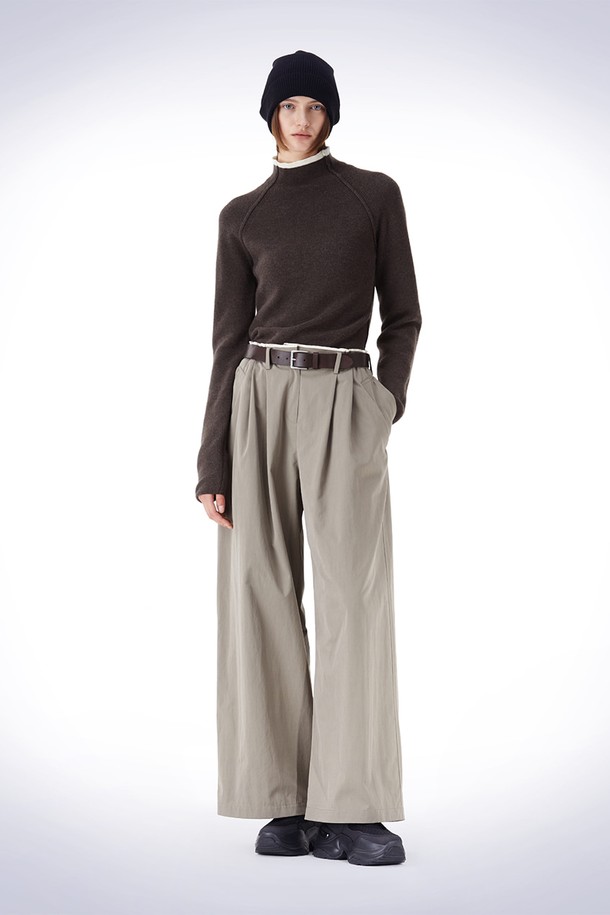 HAUS 072C - 스웨터 - RAGLAM ARRANGE TURTLE KNIT BROWN