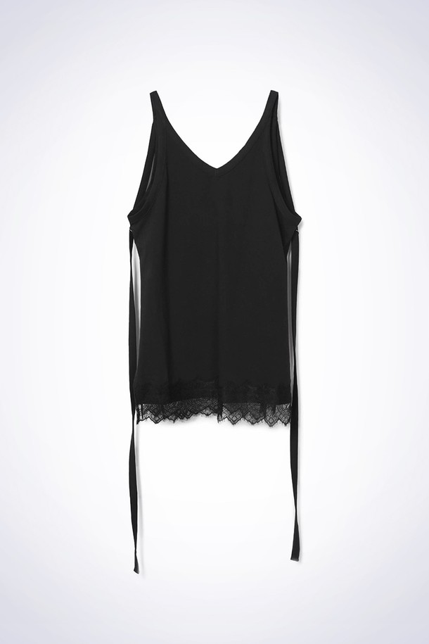 레이스 레이어드 링 탑 블랙은 여성 의류로, 일상에서 세련된 스타일을 연출할 수 있는 레이어드 탑입니다. 봄, 여름 계절에 어울리는 얇은 두께의 면 소재로 제작되었으며, 부드러운 촉감이 특징입니다. V넥 라인에 민소매 디자인으로, 베이직하면서도 여성스러운 무드를 자아냅니다. 레이스 패턴과 X자형 스트랩 디테일, 깊은 암홀, 사이드 슬릿 등의 특징이 돋보이며, 데이트룩이나 카페룩에 활용하기 좋습니다. 미니멀, 클래식, 로맨틱 스타일을 즐기는 분들께 추천합니다.
