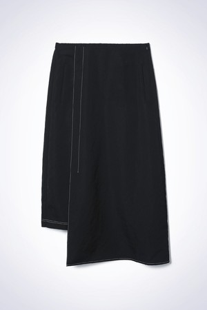 CREASE WRAP SKIRT BLACK