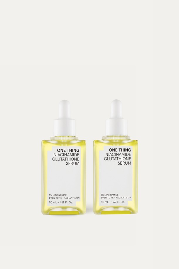 [원씽] 나이아신아마이드 잡티 세럼 50G x 2세트는 잡티 케어를 위한 세럼으로, 나이아신아마이드 성분을 함유하고 있습니다. 투명한 제형으로 피부에 산뜻하게 흡수되며, 50G 용량 2개와 쇼핑백으로 구성되어 있습니다. 피부 잡티 개선에 도움을 주는 이 세럼은 꾸준한 사용으로 더욱 맑고 깨끗한 피부를 선사합니다. [원씽] 나이아신아마이드 잡티 세럼 세트와 함께 깨끗한 피부를 경험해 보세요.
