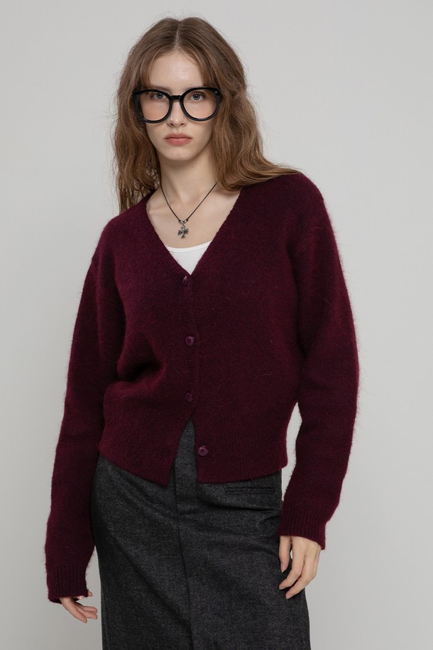 MORELIKEIT - 가디건 - WOOL  V NECK  STANDARD KNIT CARDIGAN WINE