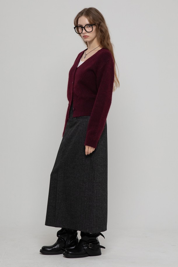 MORELIKEIT - 가디건 - WOOL  V NECK  STANDARD KNIT CARDIGAN WINE