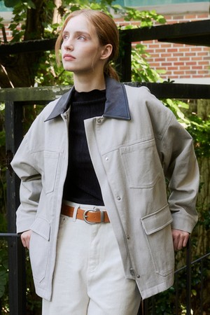 레더배색 하프 워크자켓 BEIGE