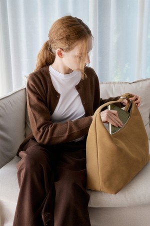 리얼레더 스웨이드 숄더백  CAMEL