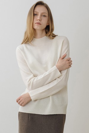 울100 하프 터틀넥 니트 풀오버 IVORY