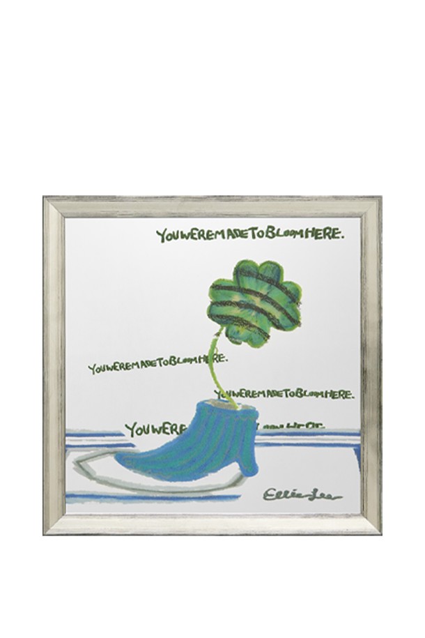 [GOLANY] 이엘리 작가의 Line Flow Mirror small은 아티스틱하고 모던한 감각을 담은 예술 작품형 거울입니다. 알루미늄과 거울 소재로 제작되었으며, 다양한 컬러톤의 라인과 플로우 패턴이 특징입니다. 설치 위치에 따라 다채로운 분위기를 연출하며, 편안한 여정을 시작하는 듯한 디자인으로 시선을 사로잡습니다. 인테리어 장식용으로 훌륭하며, 일상에 예술적인 경험을 더해줍니다. "RV Can", "Celadon and Yellow Flower", "Lucky Shoes", "Calling NewYork" 등 4가지 디자인 종류가 있습니다. 모서리 부분이 날카로울 수 있으니 주의하시고, 충격이나 낙하에 의한 파손에 유의해야 합니다.
