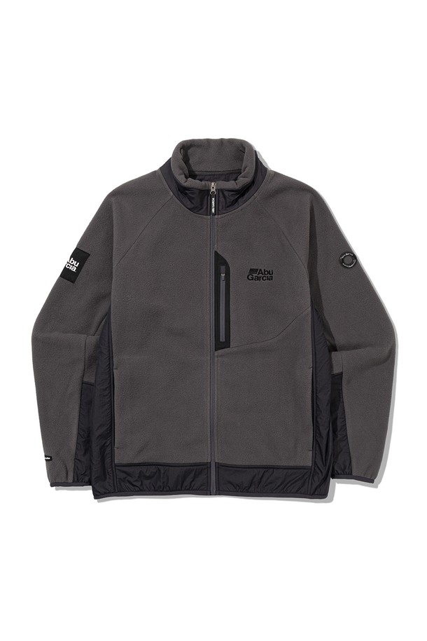 우븐 믹스 플리스 재킷 GREY는 남성용 플리스 재킷으로, 가을과 겨울에 따뜻하게 착용할 수 있습니다. 톤 다운된 그레이 컬러와 무지 패턴으로 어떤 스타일에도 잘 어울리며, 일상과 아웃도어 활동 모두에 적합합니다. 보온성이 뛰어나고 가벼운 경량 소재로 제작되어 편안한 착용감을 선사합니다. 집업 디테일과 하이넥 디자인으로 포인트를 더했으며, 캐주얼, 스포티, 미니멀한 스타일을 연출하기 좋습니다.
