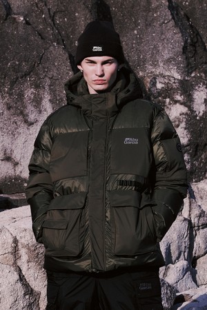 패브릭 콤비 포켓 다운 자켓 KHAKI