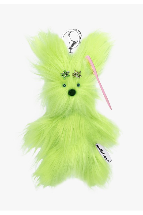 상큼한 라임 컬러의 로로 래빗 키링입니다. 부드러운 퍼 소재로 제작되어 포근한 느낌을 주며, 캐주얼한 스타일에 잘 어울립니다. 토끼 모양 디자인에 귀여운 태슬 장식이 더해져 포인트를 줍니다. 가방이나 열쇠에 달아 개성 넘치는 스타일을 연출해보세요. 일상생활에서 귀엽게 사용할 수 있는 키링 장식입니다.
