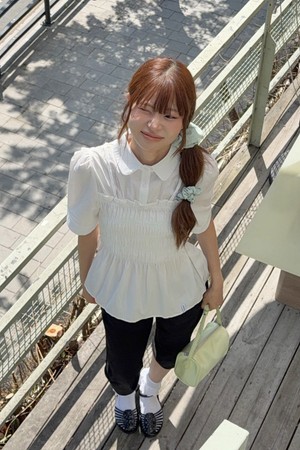 셔링 밴딩 반팔 블라우스 (화이트)