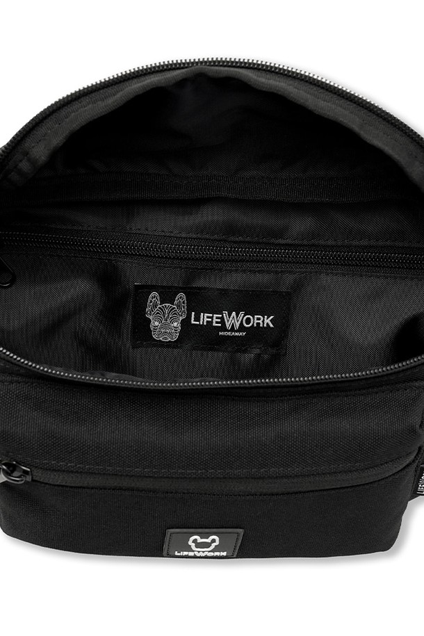 LIFEWORK - 남성 가방 - 스퀘어 와펜 힙색