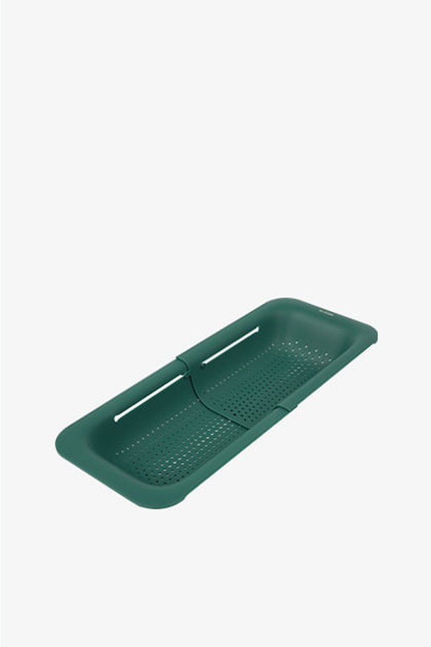 닥터하우스 데일리 접이식 다용도 식기건조대는 그린, 베이지 두 가지 색상으로 출시된 실용적인 주방용품입니다. 부드러운 라운딩 처리로 안전하게 사용할 수 있으며, 접이식 디자인과 컴팩트한 사이즈로 좁은 공간에서도 효율적인 사용이 가능합니다. 플라스틱 소재로 제작되어 가볍고 세척이 용이하며, 배수 구멍 구조를 통해 물때 걱정 없이 위생적으로 사용할 수 있습니다. 식기 건조는 물론, 과일 세척 및 다양한 주방 용품 수납에도 활용할 수 있는 다용도 제품입니다.
