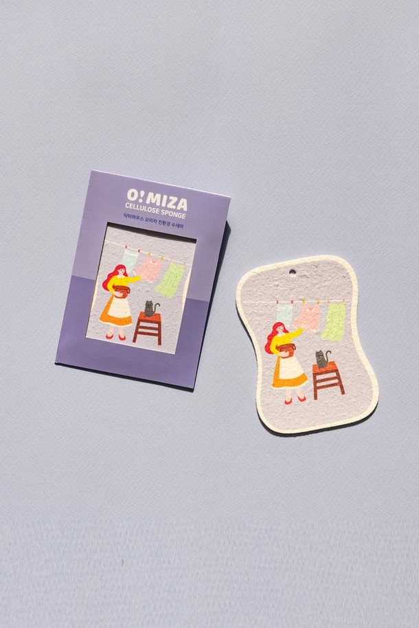 닥터하우스 오미자 생분해 셀룰로오스 수세미 5종(택1)은 부드러운 촉감의 주방용 수세미입니다. 핑크, 옐로우, 블루, 그린, 퍼플의 5가지 컬러 중 선택 가능하며, 중형 사이즈로 제작되었습니다. 셀룰로오스 소재로 흡수력이 뛰어나고, 스크래치 방지 기능으로 안전하게 사용할 수 있습니다. 빠른 건조와 항균 기능으로 위생적이며, 생분해되는 친환경 제품으로 전용 고리가 있어 편리하게 보관할 수 있습니다. 친환경 패키지로 포장되어 더욱 안심하고 사용할 수 있습니다.
