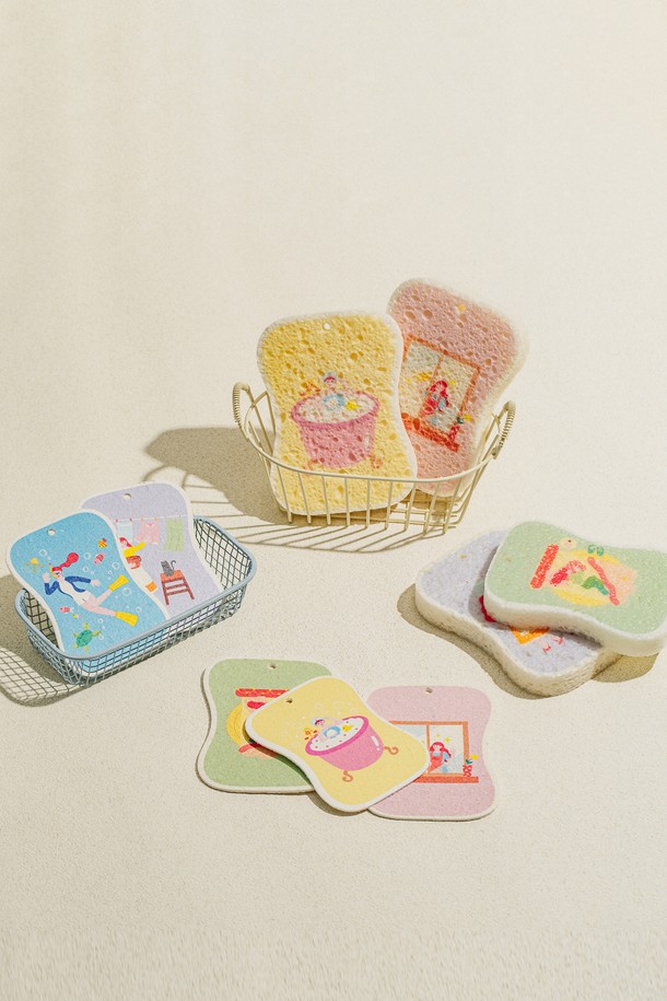 닥터하우스 오미자 생분해 셀룰로오스 수세미 5종(택1)입니다. 부드러운 셀룰로오스 소재로 제작되어 설거지를 더욱 위생적으로 할 수 있습니다. 오미자 추출물이 함유되어 은은한 향과 함께 깨끗한 세척이 가능합니다. 친환경적인 생분해 소재로 환경 보호에도 기여하며, 블루 컬러에 프린트 무늬가 더해져 주방에 산뜻함을 더합니다. 5가지 디자인으로 구성되어 있어 취향에 맞게 선택할 수 있습니다.
