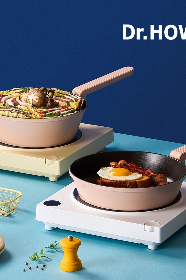 닥터하우스 키토산 항균 코팅 프라이팬+웍 4종 세트는 Ether, Cream Tan 두 가지 색상에 스톤 도트 무늬로 디자인되었습니다. 알루미늄과 베이클라이트 소재로 제작되었으며, 일반 프라이팬 대비 5배 두꺼운 두께로 내구성을 높였습니다. 키토산 항균 코팅, 치토셀룰로오스 불소 코팅, 치토 세라믹 코팅으로 항균, 논스틱, 스크래치 방지 기능을 제공합니다. 가스레인지, 세라믹 쿡탑, 핫플레이트 등 다양한 열원에서 사용 가능하며, 프라이팬 24cm, 28cm, 웍 24cm, 28cm으로 구성되어 있습니다. 자연 소재 결합 논스틱 코팅, 99.999% 항균 테스트 통과, 2배 강한 내마모성, 넓고 깊은 바닥 설계, 위생적인 핸들 일체형 디자인, 고무 코팅 손잡이 등 뛰어난 특징을 자랑합니다.
