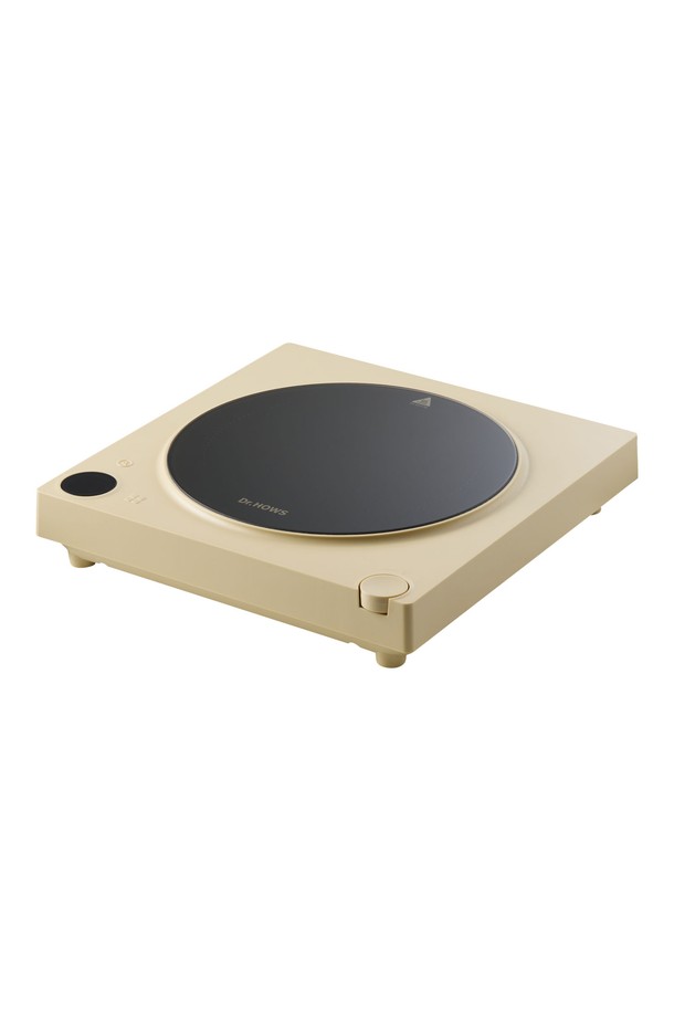 닥터하우스 온유 슬림형 스마트 휴대용 1구 인덕션은 슬림한 디자인과 휴대성을 강조한 주방 가전입니다. 32mm의 얇은 두께로 마치 노트북과 같은 디자인을 자랑하며, 리드 옐로우, 스톤 그레이, 소프트 화이트의 감각적인 컬러로 주방 인테리어에 포인트를 더합니다. 무광 코팅 마감으로 세련된 외관을 갖췄으며, 휴대용 및 포터블 기능을 통해 언제 어디서든 간편하게 사용 가능합니다. 1구 쿡탑으로 편리한 조리가 가능하며, 모던하고 미니멀한 스타일을 추구하는 고객에게 적합합니다. 
