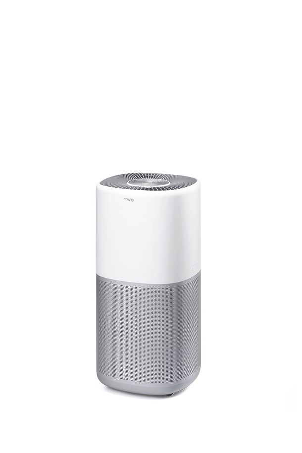 미로 바이러스 살균 18평형 공기청정기 MSP20UV는 6단계 필터 시스템과 H13 헤파필터, UV-C 살균 시스템을 통해 강력한 공기 청정 및 바이러스 살균 효과를 제공합니다. 6개의 멀티 센서가 실시간으로 공기 상태를 감지하며, 스마트 IoT 기능을 통해 스마트폰으로 간편하게 제어할 수 있습니다. 오토, 터보, 취침, 반려동물, UV 살균 모드 등 다양한 작동 모드와 4단계 색상 미세먼지 표시, 온도/습도, 유해가스, 필터 수명, UV 살균 상태 표시를 통해 편리하게 사용할 수 있습니다.
