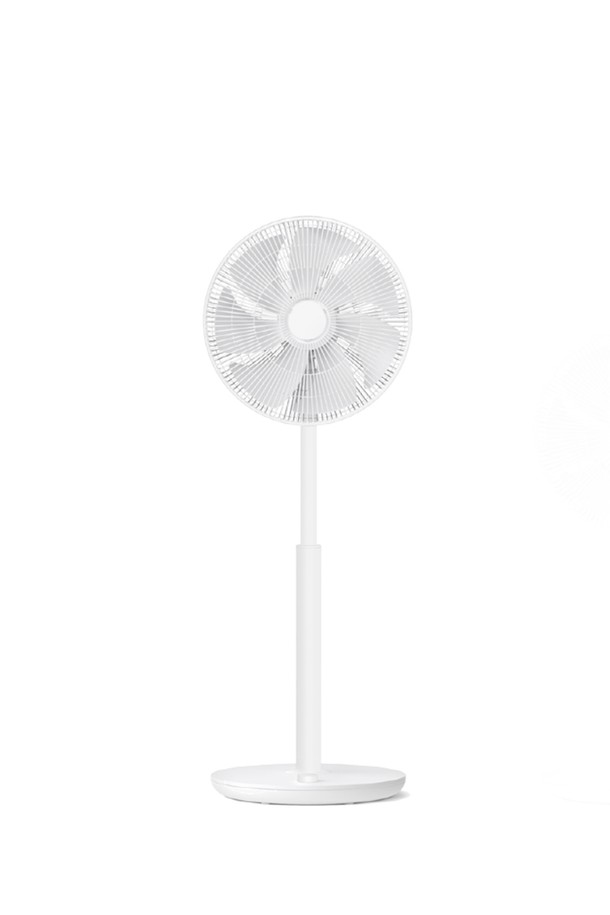 [미로] 바람이지 M14F3D 선풍기는 BLDC 모터와 7엽 날개를 장착, 12단계 바람세기와 3가지 바람 모드를 제공하며, 3D 입체회전으로 실내 구석구석 시원함을 전달합니다. 16dB의 무소음 운전과 리모컨, 타이머, 높이 조절, LED 디스플레이, 터치 컨트롤 기능을 갖춘 이 화이트 컬러 선풍기는 탁상용, 스탠드용으로 모두 사용 가능하며 분리형 구조로 설계되어 있습니다. 좌우 120도, 상하 100도 회전, 이동용 손잡이, 8시간 타이머, 30W 소비전력을 지원합니다.
