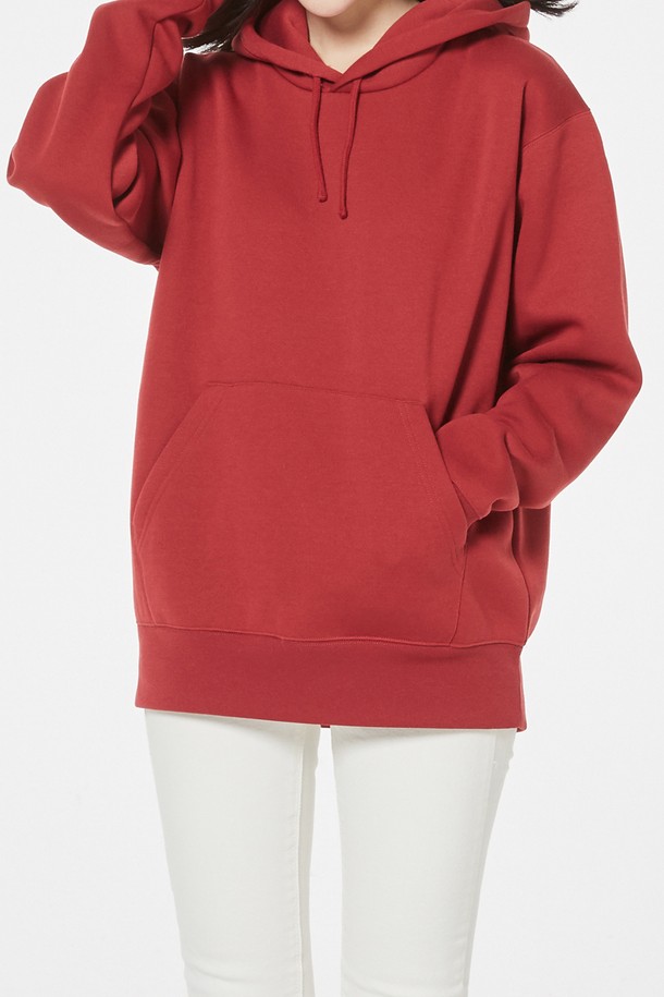 [Unisex] 347-AFH 드라이 기모 후드는 남녀 공용으로, 가을과 겨울철에 따뜻하게 입을 수 있는 후드티셔츠입니다. 부드러운 촉감의 기모 안감과 플리스 소재로 제작되어 보온성이 뛰어나며, 흡습 및 속건 기능으로 쾌적함을 유지합니다. 일상과 스포츠 활동 모두에 적합한 레귤러핏의 무지 스타일로, 화이트, 그레이, 네이비, 블랙, 라이트 핑크, 버건디 등 다양한 색상으로 출시되었습니다.
