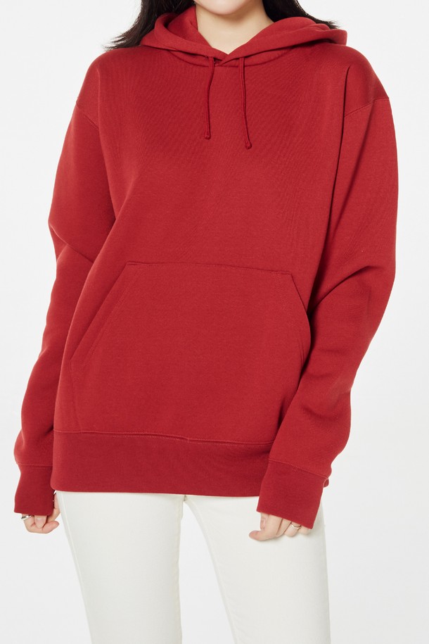 [Unisex] 347-AFH 드라이 기모 후드는 남녀 모두 착용 가능한 베이직 캐주얼 스타일의 후드티셔츠입니다. 화이트, 그레이, 네이비, 블랙, 라이트 핑크, 버건디 6가지 색상으로 출시되었으며, 가을/겨울 시즌에 적합한 두꺼운 두께감의 기모 안감으로 부드러운 촉감과 뛰어난 보온성을 제공합니다. 340g/㎡ 드라이 기모 원단을 사용하여 땀을 빠르게 흡수하고 건조시키는 기능으로 쾌적함을 유지하며, 레귤러핏과 긴소매 디자인으로 편안한 착용감을 선사합니다.
