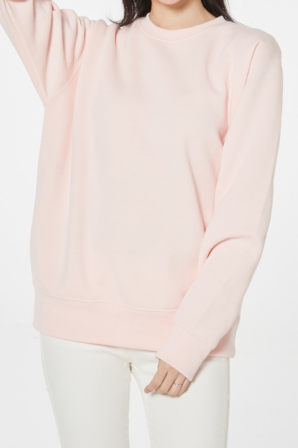 [Unisex] 346-AFC 드라이 기모 맨투맨은 남녀공용으로, 부드러운 촉감과 두꺼운 두께의 기모 안감으로 가을과 겨울철 따뜻하게 착용할 수 있습니다. 베이직하고 캐주얼한 스타일의 레귤러핏 긴소매 맨투맨으로, 화이트, 그레이, 네이비, 블랙, 라이트 핑크, 버건디 6가지 컬러로 제공됩니다. 드라이 기능성 소재와 테리 뒷면 조직 특수 가공, 방한성을 높여 일상생활에서 편안하게 활동할 수 있도록 제작되었습니다.
