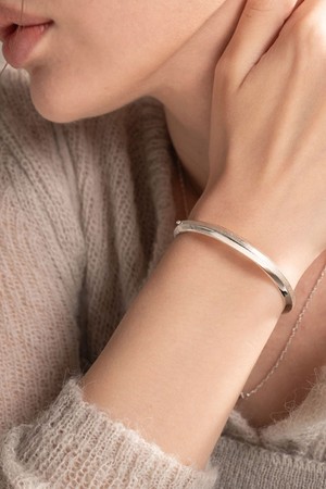 슬랜트 뱅글팔찌 silver 18-19cm