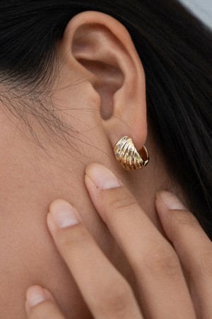 멜로디 라인 이어링 14k gold plated