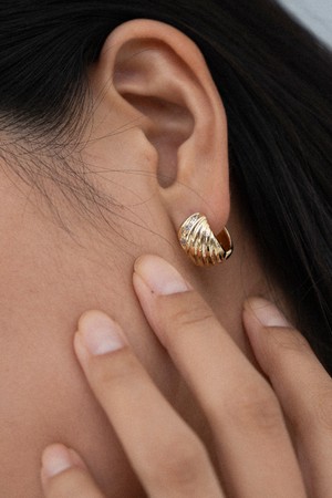 멜로디 라인 이어링 14k gold plated