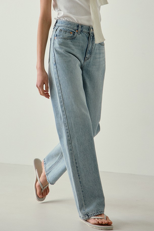 BLANK03 - 데님 - [4/30일 예약발송] relaxed straight jeans (light blue)