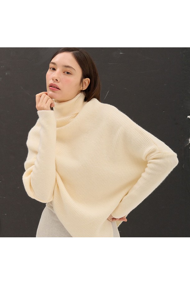 flove - 스웨터 - HIGH NECK KNIT CAPE_IV