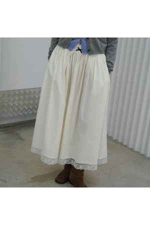 클로에 레이스 밴딩 미디 스커트_크림