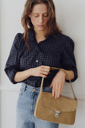 soft flat box bag [Italian suede] (vintage beige)