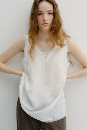lace sleeveless long top (ivory)