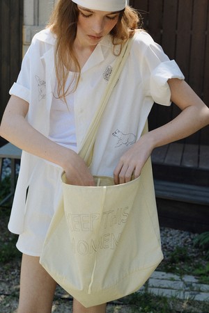 embroidery big shoulder bag (lemon yellow)
