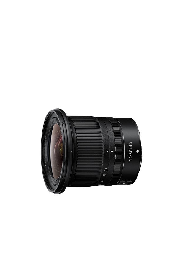 니콘 NIKKOR Z 14-30mm f/4 S 렌즈는 Z 마운트 미러리스 카메라용 풀프레임 광각 줌 렌즈입니다. f/4의 최대 조리개와 14-30mm의 초점 거리를 지원하여 풍경 사진, 건축 사진 등 다양한 촬영에 적합합니다. S라인 렌즈로, 뛰어난 광학 성능과 선명한 화질을 제공합니다. 블랙 색상으로 디자인되었으며, 미러리스 카메라 시스템의 휴대성을 더욱 높여줍니다.
