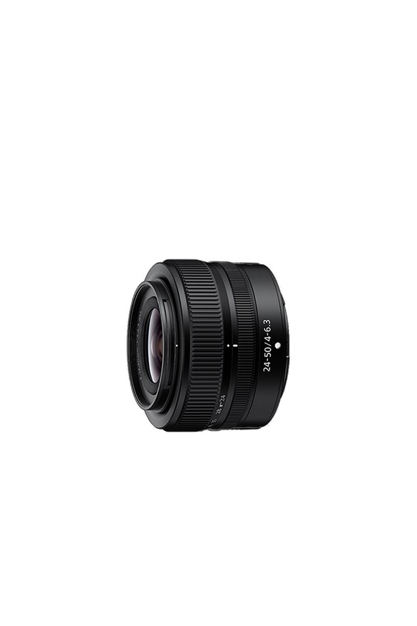 니콘 Z 마운트 미러리스 카메라를 위한 NIKKOR Z 24-50mm f/4-6.3 렌즈입니다. 풀프레임 센서에 최적화된 이 줌렌즈는 24-50mm의 초점 거리와 f/4-6.3의 조리개 값을 지원합니다. 일상 촬영과 풍경 촬영에 적합하며, 컴팩트한 사이즈와 경량 설계로 휴대성이 뛰어납니다. 블랙 색상으로 출시되었습니다.
