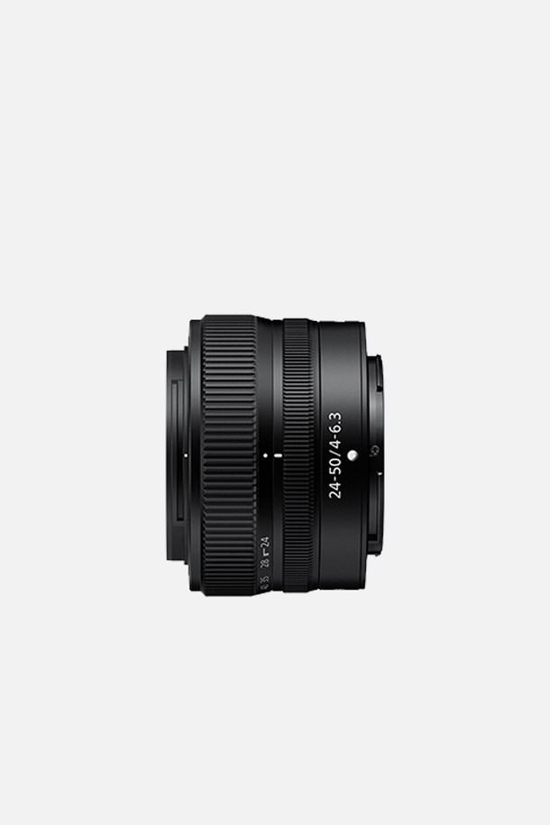 니콘 Z 마운트 미러리스 카메라를 위한 NIKKOR Z 24-50mm f/4-6.3 렌즈입니다. 풀프레임 센서에 최적화된 이 줌렌즈는 24-50mm의 초점 거리와 f/4-6.3의 조리개 값을 지원합니다. 일상 촬영과 풍경 촬영에 적합하며, 컴팩트한 사이즈와 경량 설계로 휴대성이 뛰어납니다. 블랙 색상으로 출시되었습니다.
