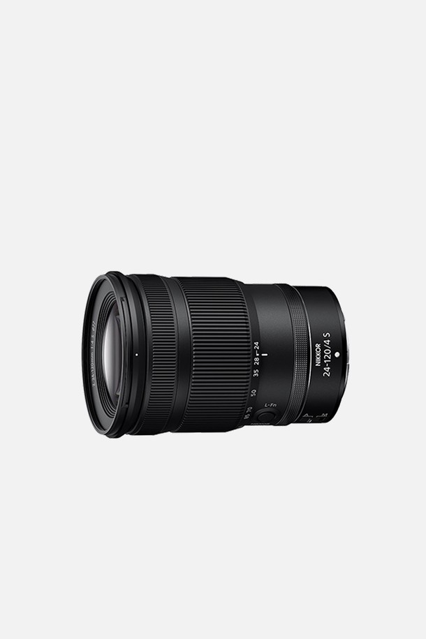 니콘 Z 마운트 풀프레임 미러리스 렌즈 NIKKOR Z 24-120mm f/4 S는 24-120mm 초점 거리와 f/4 조리개 값을 지원하는 줌 렌즈입니다. 풍경, 인물, 스냅 사진 등 다양한 촬영 환경에 유연하게 대응하며, 풀프레임 센서와 호환되어 선명하고 풍부한 화질을 제공합니다. Z 마운트 미러리스 카메라에 최적화되어 뛰어난 휴대성과 빠른 AF 성능을 자랑합니다. 
