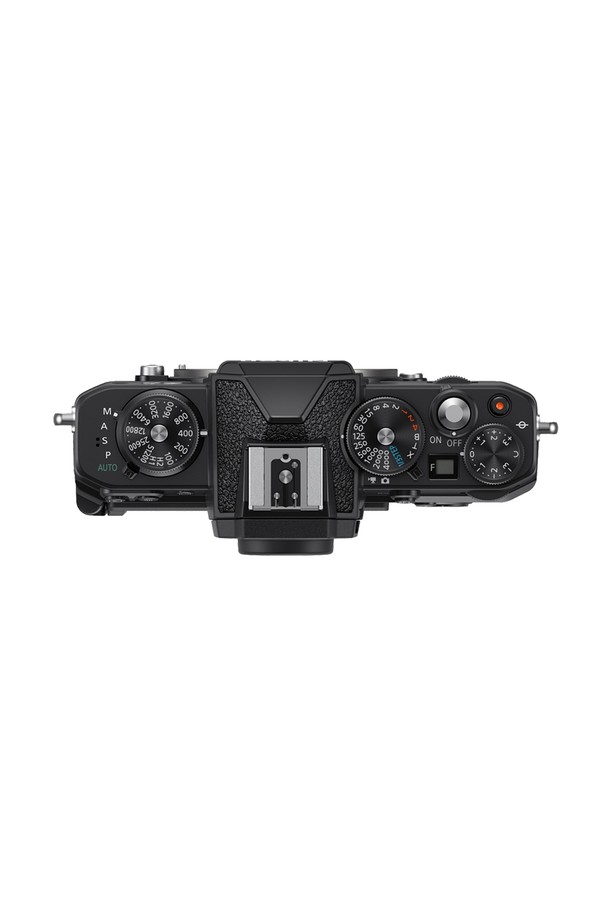 니콘 미러리스 카메라 Zfc 28/2.8 Classic KIT는 클래식한 디자인과 최신 기술의 조화를 이루는 미러리스 카메라입니다. 블랙 색상으로 출시되었으며, 28mm F2.8 Classic KIT 렌즈를 포함합니다. 메탈과 플라스틱 소재로 제작되어 견고하며, 수동 조작 다이얼을 통해 섬세한 사진 촬영이 가능합니다. Z마운트 시스템을 채택하여 다양한 Z 시리즈 렌즈와 호환됩니다. 일상 스냅 사진 촬영에 적합하며, 레트로 감성을 담은 사진을 손쉽게 얻을 수 있습니다.
