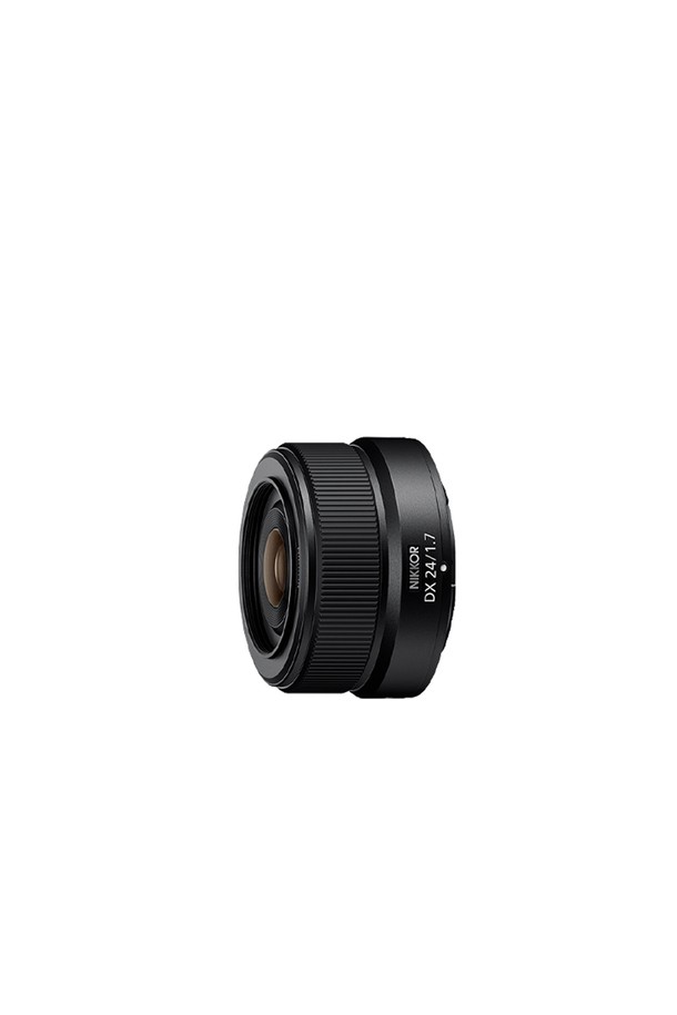 니콘 니코르 Z DX 24mm f/1.7 렌즈는 미러리스 카메라를 위한 광각 단렌즈입니다. 밝은 조리개값 f/1.7을 통해 어두운 환경에서도 선명한 사진 촬영이 가능하며, 24mm 초점 거리는 일상과 스냅 촬영에 적합합니다. Z 마운트 방식으로, DX 포맷의 렌즈 구성을 갖추고 있으며, 자동 초점 기능을 지원하여 편리하게 사용할 수 있습니다. 블랙 색상으로 디자인되었으며, 플라스틱과 글라스 소재를 사용하여 제작되었습니다.
