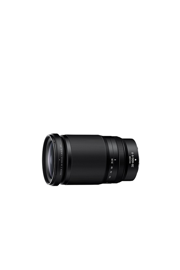 니콘(Nikon) 풀프레임 미러리스 렌즈 NIKKOR Z(니코르 Z) 28-400mm f/4-8 VR은 풀프레임 미러리스 카메라용 렌즈입니다. 28-400mm의 넓은 초점 거리와 f/4-8의 조리개 값을 지원하며, VR(손떨림 보정) 기능을 통해 안정적인 촬영을 돕습니다. 일반 촬영, 스포츠 촬영, 야외 촬영 등 다양한 환경에서 활용 가능하며, 블랙 색상으로 디자인되었습니다. 플라스틱, 금속, 광학 유리를 사용하여 제작되었으며, 줌렌즈와 오토포커스 기능을 갖추고 있습니다.

