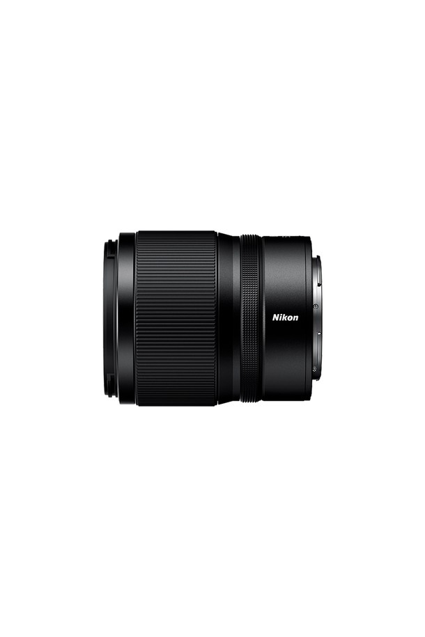 니콘 NIKKOR Z 50mm f/1.4 렌즈는 니콘 미러리스 카메라를 위한 풀프레임 단렌즈입니다. Z마운트를 채용했으며, 50mm의 고정 초점 거리와 최대 f/1.4의 밝은 조리개값을 통해 뛰어난 심도 표현과 탁월한 저조도 성능을 제공합니다. 금속과 광학 유리를 사용하여 제작되었으며, 블랙 색상으로 세련된 디자인을 자랑합니다. 일상, 인물 촬영, 스튜디오 촬영 등 다양한 용도로 활용 가능하며, 자동 초점 기능을 지원합니다. 대구경 표준 렌즈로, 사진 촬영의 폭을 넓혀줄 것입니다.
