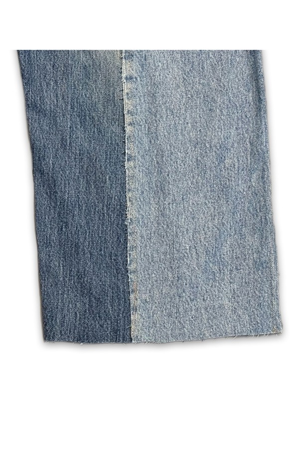 빈티지 무드의 orleans re work Baggy jeans입니다. 리바이스 501 데님을 리메이크하여 제작되었으며, 블루 컬러의 와이드 배기핏 루즈핏으로 편안한 착용감을 선사합니다. 핀턱 디테일, raw edge 컷, 원 플리츠 디테일이 더해져 캐주얼하면서도 개성 있는 스타일을 연출하며, 사계절 내내 데일리룩으로 활용하기 좋습니다.
