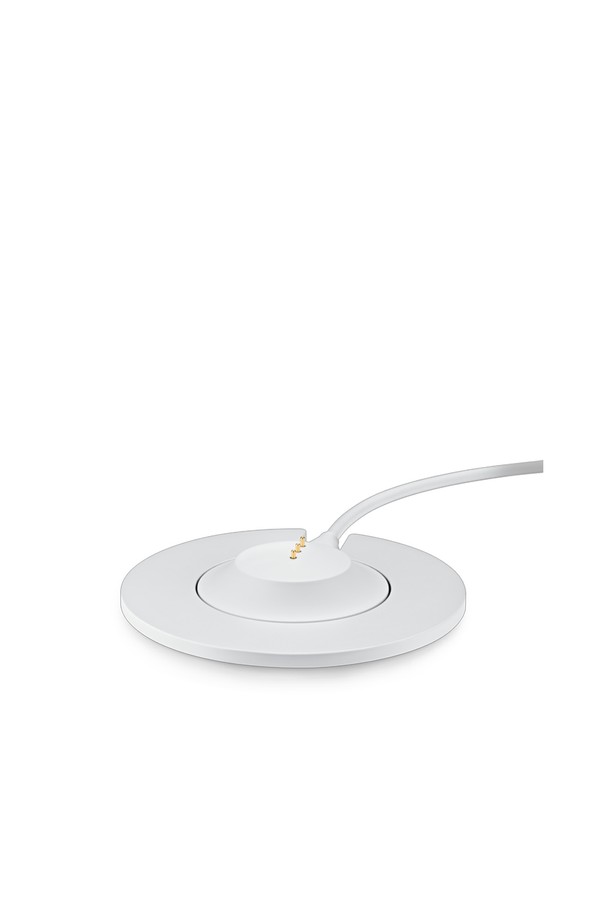 보스 포터블 홈 스피커 충전 크래들은 실내에서 사용 가능한 스피커 액세서리입니다. 휴대용 홈 스피커의 배터리 충전을 위한 크래들 타입 디자인으로, 블랙과 실버 색상 옵션을 제공합니다. 충전 중에도 끊김 없는 음악 감상을 지원하며, 스마트 스피커를 위한 편리한 충전 솔루션을 제공합니다. 별도로 판매되는 포터블 홈 스피커와 함께 사용하면 더욱 유용합니다.
