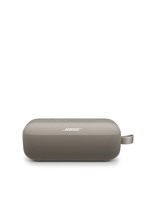 [BOSE] 보스 사운드링크 플렉스 스피커(2세대)는 실리콘 소재로 제작되었으며, 5.3 x 20.1 x 9.1cm 크기에 590g의 무게로 휴대성이 뛰어납니다. Citrus Yellow, Blue Dusk, Sandstone, Alpine Sage, Petal Pink, Twilight Blue 총 6가지 색상으로 출시되었습니다. IP67 등급의 방수/방진 기능을 갖춰 실내외 어디든 자유롭게 사용할 수 있으며, 블루투스 5.3 버전을 통해 최대 9m 거리에서 연결됩니다. 최대 12시간 사용 가능한 배터리에 USB-C 충전 방식을 지원하며, 마이크 내장, 스테레오 페어링, 자동 음향 조절, 파티 모드 등 다양한 기능을 제공합니다.
