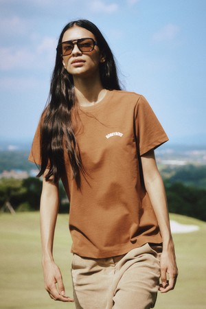 BB PLAY B ROUND UNISEX T-SHIRT_BROWN_BROWN-a