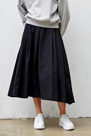 [커스텀어스] 비대칭 미디 플리츠 스커트 CXW23FWSK981